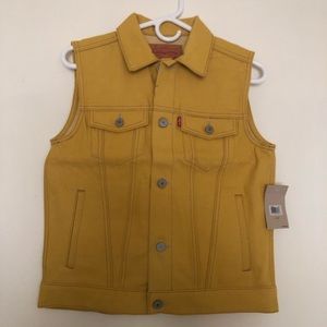 NWT Levi’s Yellow Vest